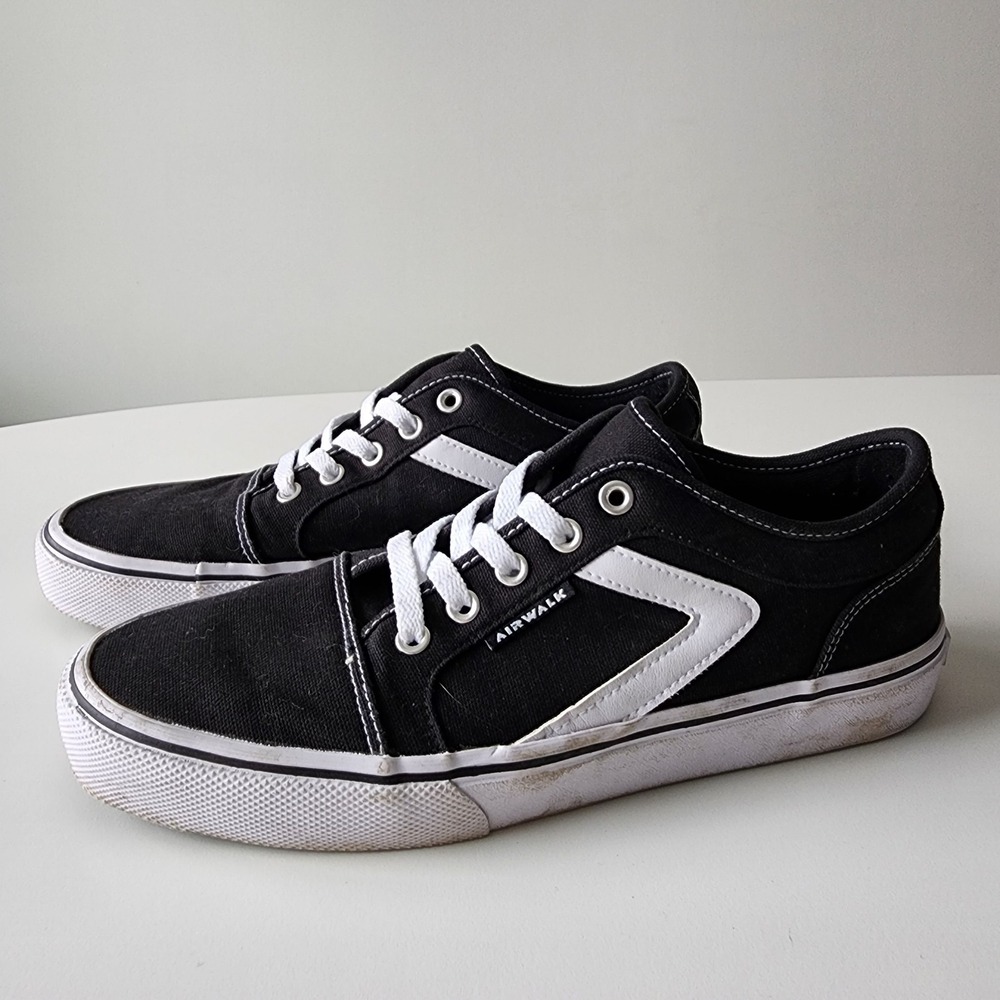 Airwalk Rieder Pro Shoes Womens‎ 10 US Black White Canvas Low Top Skate Sneaker